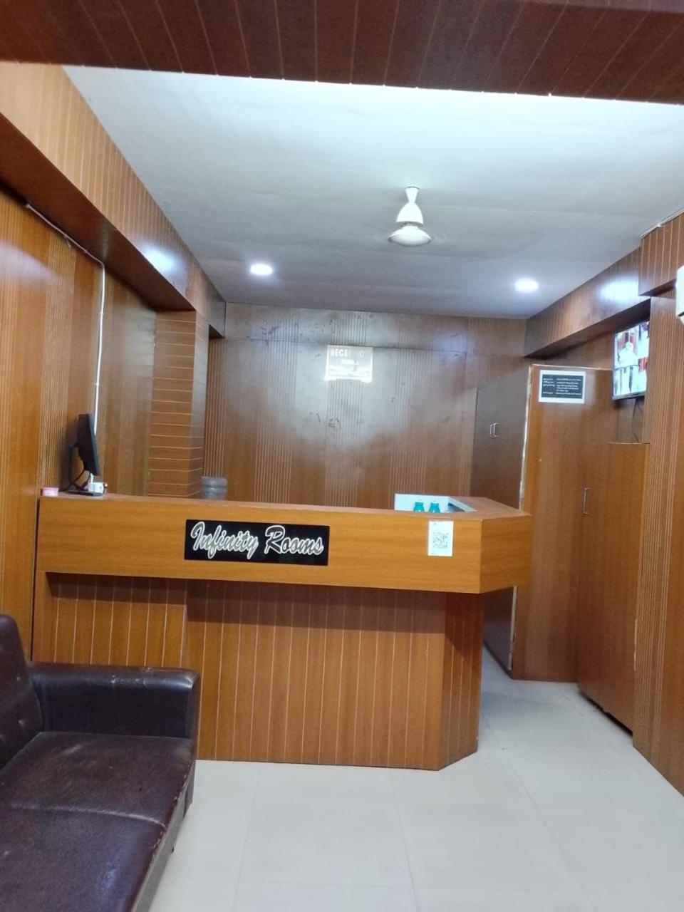 Infinity Rooms & Banquet Surat Exterior photo