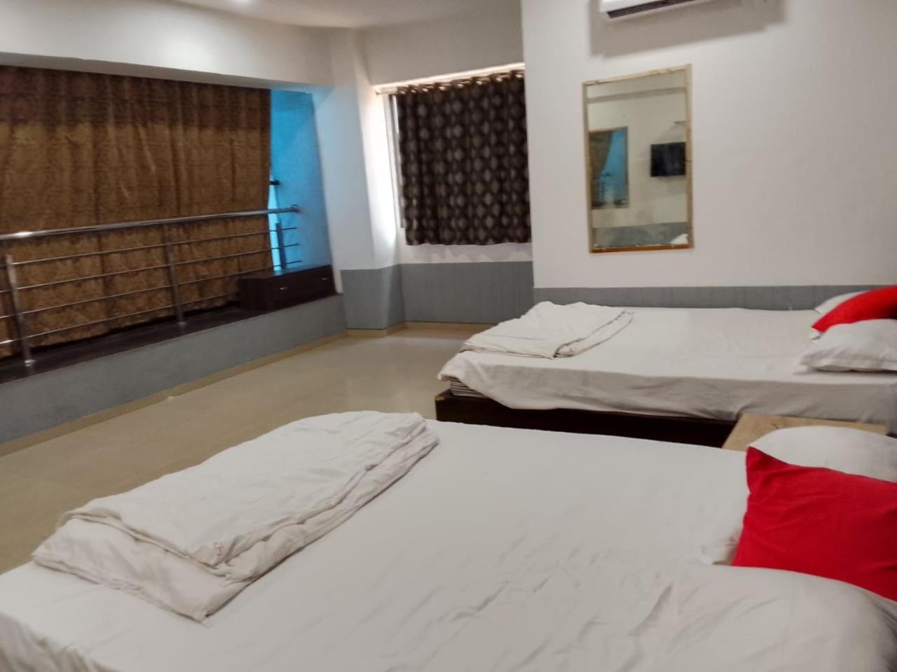 Infinity Rooms & Banquet Surat Exterior photo
